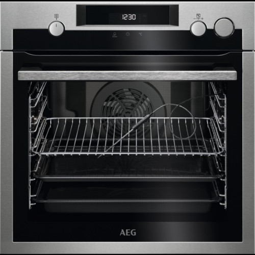 Horno AEG de vapor SteamCrisp de 72 l con esmalte de fácil limpieza BSE576321M